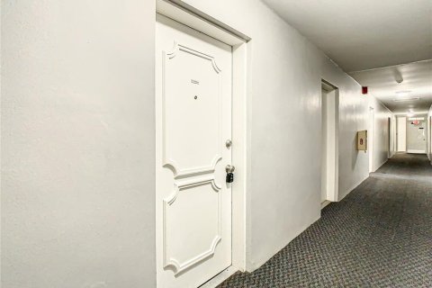 Condominio en venta en Tampa, Florida, 2 dormitorios, 87.14 m2 № 907056 - foto 6