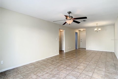 Copropriété à vendre à Tampa, Floride: 2 chambres, 87.14 m2 № 907056 - photo 16
