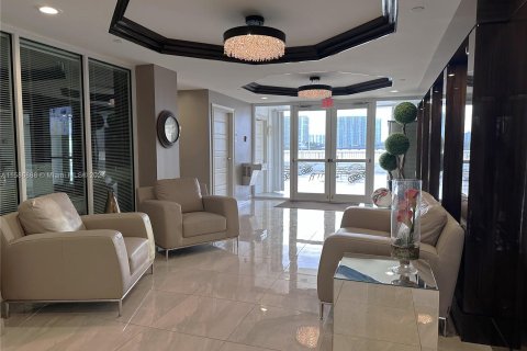 Condominio en venta en Sunny Isles Beach, Florida, 2 dormitorios, 101.26 m2 № 1175799 - foto 5