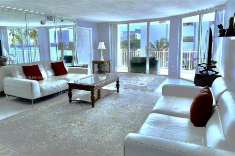 Copropriété à vendre à Sunny Isles Beach, Floride: 2 chambres, 101.26 m2 № 1175799 - photo 8
