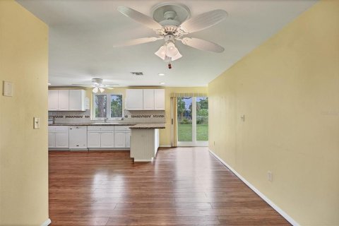 House in Port Charlotte, Florida 2 bedrooms, 145.67 sq.m. № 1381061 - photo 20