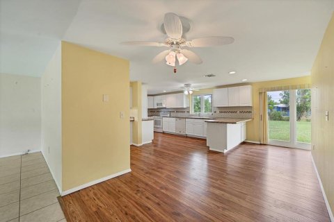 Villa ou maison à vendre à Port Charlotte, Floride: 2 chambres, 145.67 m2 № 1381061 - photo 12