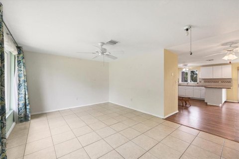 House in Port Charlotte, Florida 2 bedrooms, 145.67 sq.m. № 1381061 - photo 7