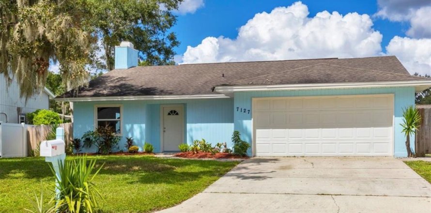 House in Sarasota, Florida 3 bedrooms, 154.68 sq.m. № 1381060