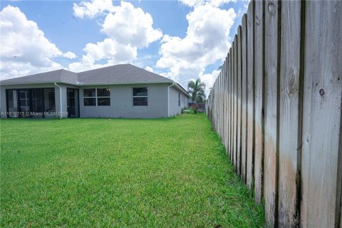 House in Port St. Lucie, Florida 3 bedrooms, 191.29 sq.m. № 1235185 - photo 29