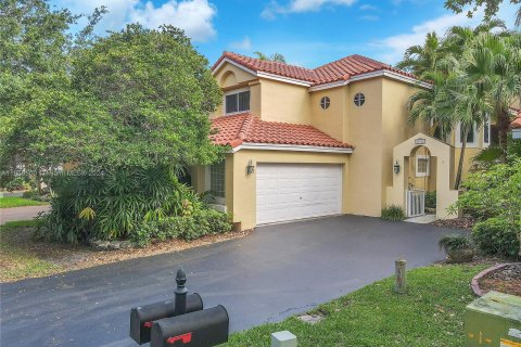 Villa ou maison à vendre à Plantation, Floride: 3 chambres, 203.18 m2 № 1077713 - photo 1