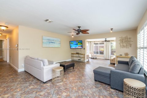 Casa en venta en Wilton Manors, Florida, 3 dormitorios, 144.56 m2 № 1146754 - foto 11
