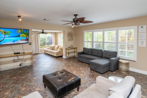 Casa en venta en Wilton Manors, Florida, 3 dormitorios, 144.56 m2 № 1146754 - foto 23