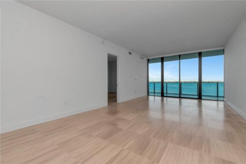 Copropriété à vendre à Tampa, Floride: 2 chambres, 223.43 m2 № 1352665 - photo 6