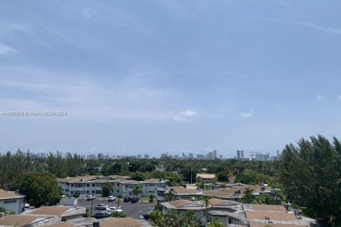 Condominio en venta en Miami, Florida, 2 dormitorios, 122.35 m2 № 1188963 - foto 1