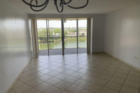 Copropriété à vendre à Miami, Floride: 2 chambres, 122.35 m2 № 1188963 - photo 8