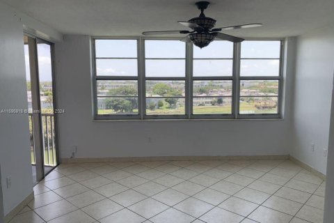 Copropriété à vendre à Miami, Floride: 2 chambres, 122.35 m2 № 1188963 - photo 14