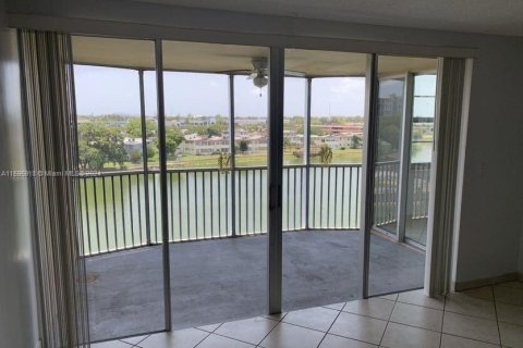 Copropriété à vendre à Miami, Floride: 2 chambres, 122.35 m2 № 1188963 - photo 3