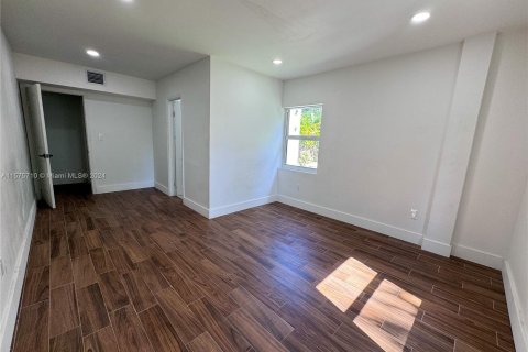 Casa en venta en El Portal, Florida, 4 dormitorios, 198.07 m2 № 1141111 - foto 30