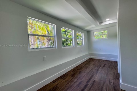 Casa en venta en El Portal, Florida, 4 dormitorios, 198.07 m2 № 1141111 - foto 8