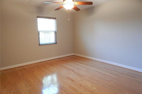 Condo in Tampa, Florida, 1 bedroom  № 1253677 - photo 17