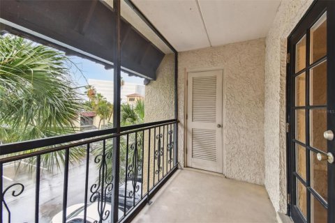 Condo in Tampa, Florida, 1 bedroom  № 1253677 - photo 23