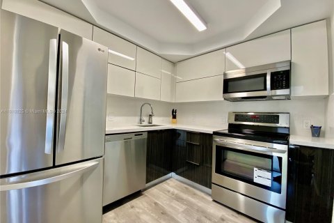 Condo in Aventura, Florida, 1 bedroom  № 1233022 - photo 2