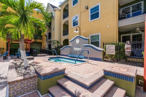 Condo in Tampa, Florida, 1 bedroom  № 1337232 - photo 25