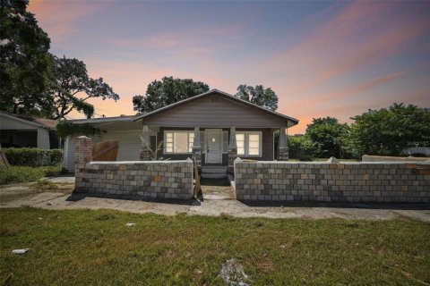 Villa ou maison à vendre à Tampa, Floride: 3 chambres, 116.31 m2 № 1387695 - photo 1