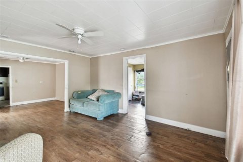 House in Tampa, Florida 3 bedrooms, 116.31 sq.m. № 1387695 - photo 7