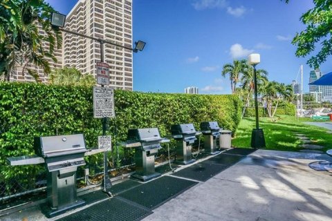 Condo in Hallandale Beach, Florida, 1 bedroom  № 1174991 - photo 14