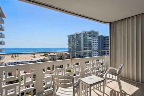 Condo in Fort Lauderdale, Florida  № 1120206 - photo 12