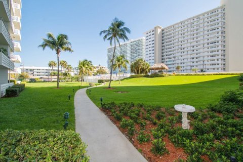 Condo in Fort Lauderdale, Florida  № 1120206 - photo 2