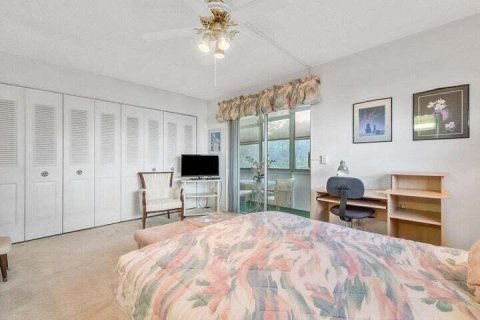 Condo in West Palm Beach, Florida, 1 bedroom  № 1118967 - photo 16