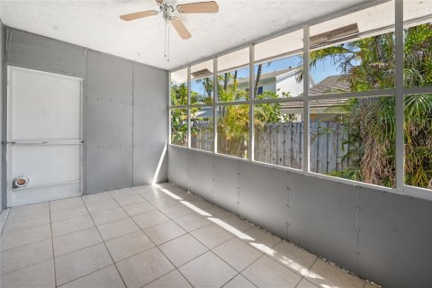 Casa en venta en Lake Worth, Florida, 3 dormitorios, 133.59 m2 № 1177414 - foto 1