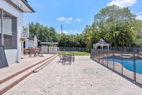 Casa en venta en Davie, Florida, 8 dormitorios, 591.14 m2 № 1175348 - foto 14