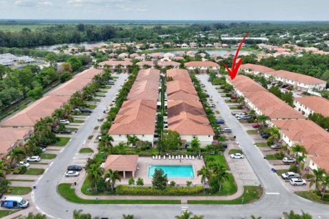 Townhouse in Stuart, Florida 3 bedrooms, 149.94 sq.m. № 1175259 - photo 3