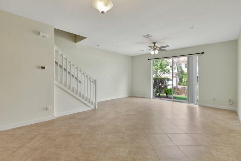 Townhouse in Stuart, Florida 3 bedrooms, 149.94 sq.m. № 1175259 - photo 23