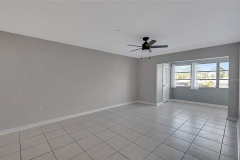 Copropriété à vendre à New Port Richey, Floride: 1 chambre, 68 m2 № 1111781 - photo 16