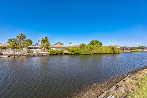 Copropriété à vendre à New Port Richey, Floride: 1 chambre, 68 m2 № 1111781 - photo 30