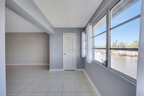 Copropriété à vendre à New Port Richey, Floride: 1 chambre, 68 m2 № 1111781 - photo 25