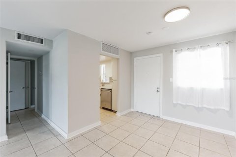 Copropriété à vendre à New Port Richey, Floride: 1 chambre, 68 m2 № 1111781 - photo 10