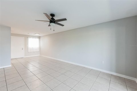 Copropriété à vendre à New Port Richey, Floride: 1 chambre, 68 m2 № 1111781 - photo 8