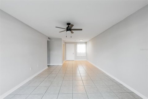 Copropriété à vendre à New Port Richey, Floride: 1 chambre, 68 m2 № 1111781 - photo 7