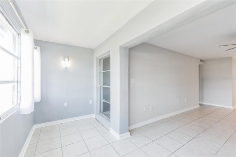 Copropriété à vendre à New Port Richey, Floride: 1 chambre, 68 m2 № 1111781 - photo 24