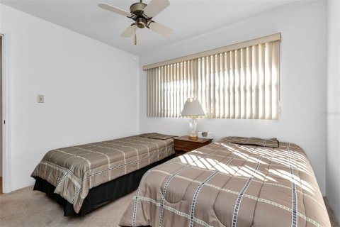 Condo in Port Charlotte, Florida, 2 bedrooms  № 916245 - photo 30