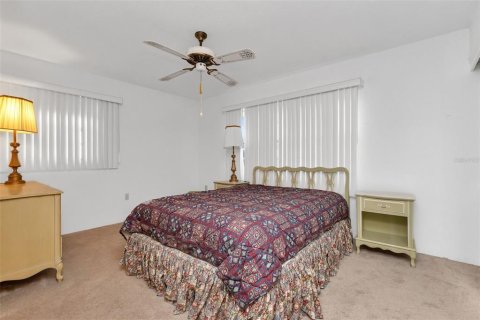Condo in Port Charlotte, Florida, 2 bedrooms  № 916245 - photo 24