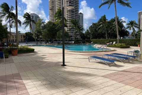 Condo in Sunny Isles Beach, Florida, 1 bedroom  № 1421760 - photo 19