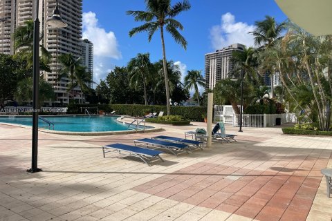 Condo in Sunny Isles Beach, Florida, 1 bedroom  № 1421760 - photo 20