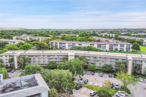 Condo in Coconut Creek, Florida, 2 bedrooms  № 1118230 - photo 15