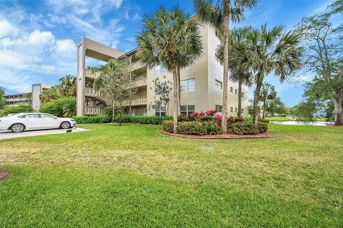 Condo in Coconut Creek, Florida, 2 bedrooms  № 1118230 - photo 3