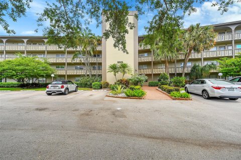 Condo in Coconut Creek, Florida, 2 bedrooms  № 1118230 - photo 28