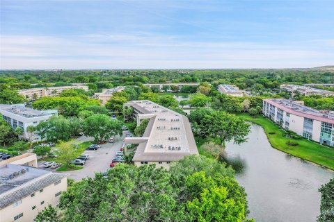 Condo in Coconut Creek, Florida, 2 bedrooms  № 1118230 - photo 14