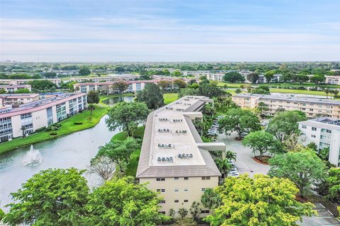 Condo in Coconut Creek, Florida, 2 bedrooms  № 1118230 - photo 13