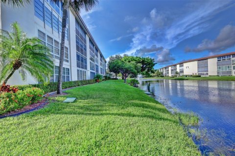 Condo in Coconut Creek, Florida, 2 bedrooms  № 1118230 - photo 24